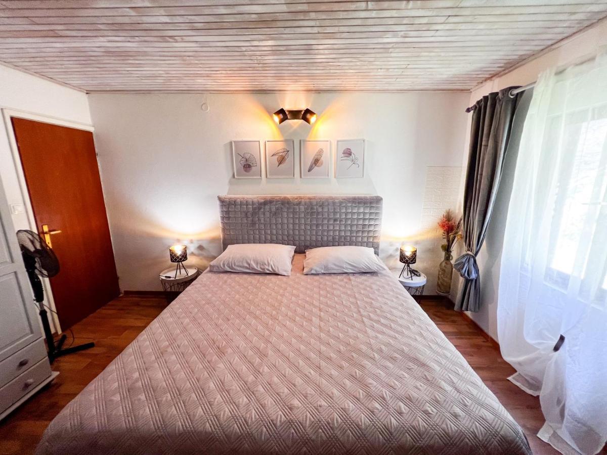 Apartment Cesare 3 Zastražišće Εξωτερικό φωτογραφία