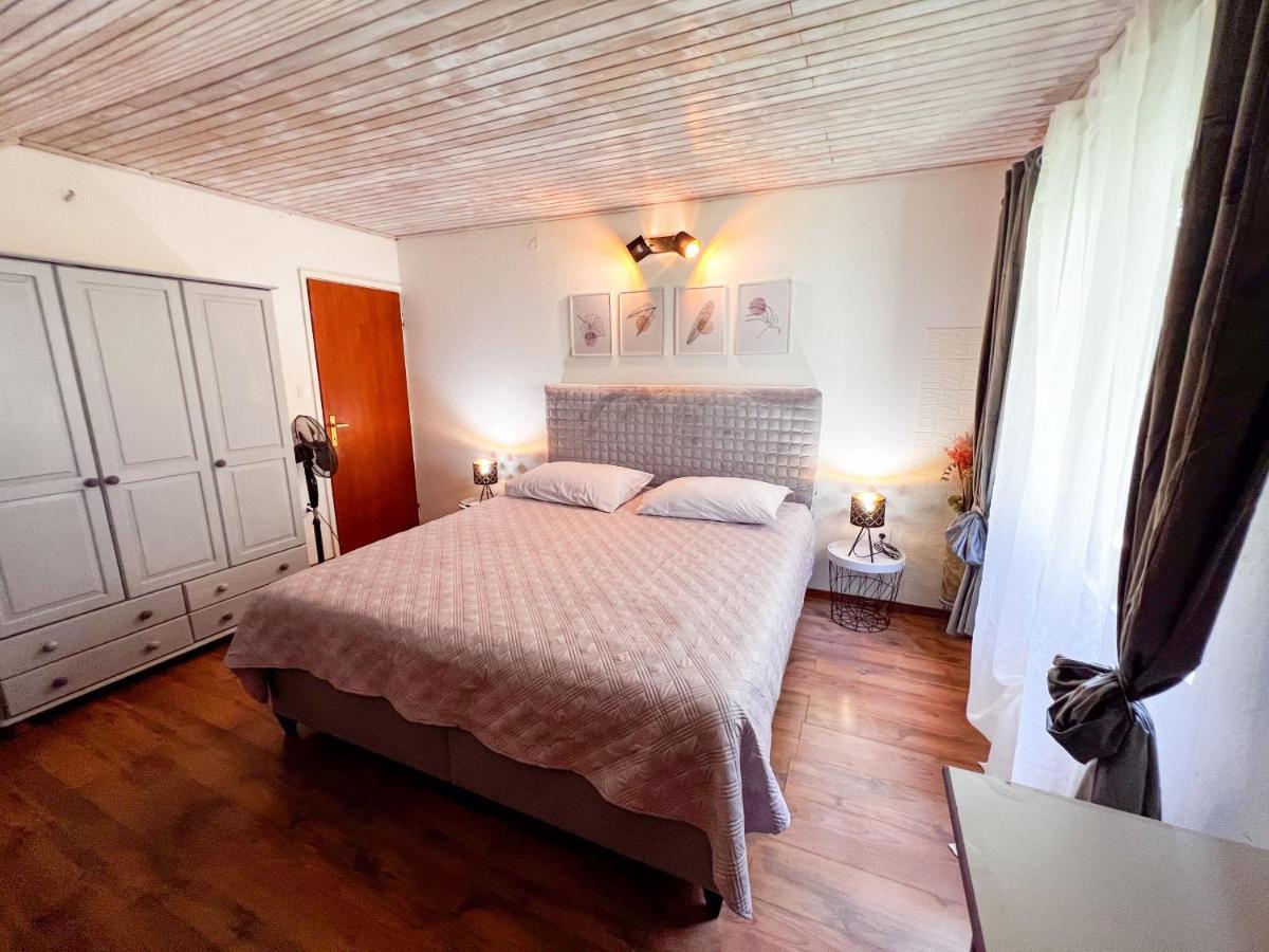 Apartment Cesare 3 Zastražišće Εξωτερικό φωτογραφία