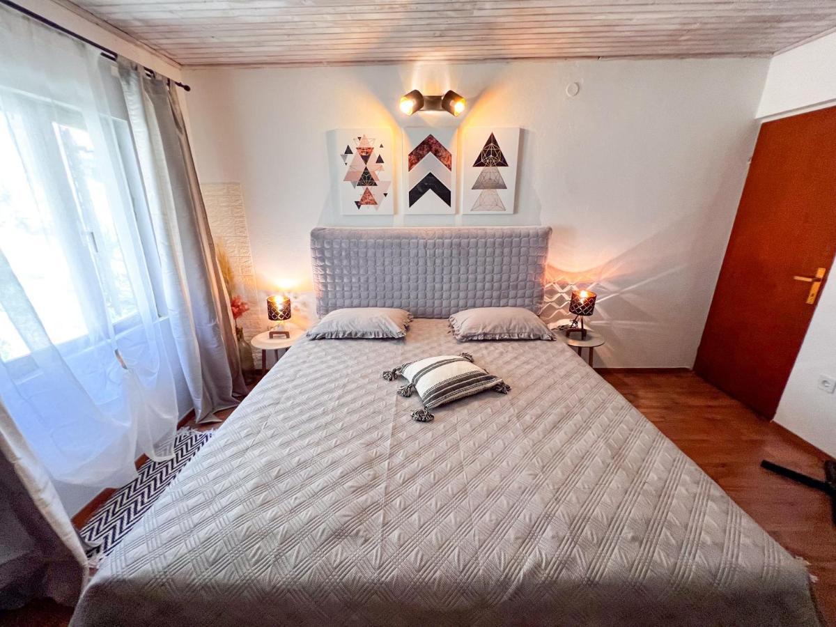 Apartment Cesare 3 Zastražišće Εξωτερικό φωτογραφία