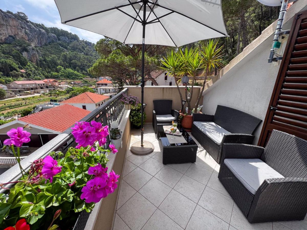 Apartment Cesare 3 Zastražišće Εξωτερικό φωτογραφία