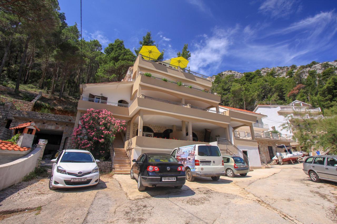 Apartment Cesare 3 Zastražišće Εξωτερικό φωτογραφία
