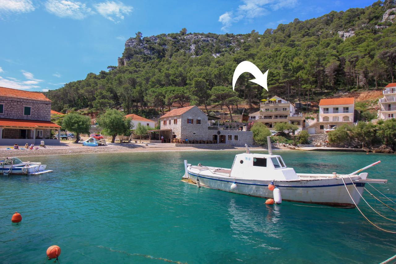Apartment Cesare 3 Zastražišće Εξωτερικό φωτογραφία